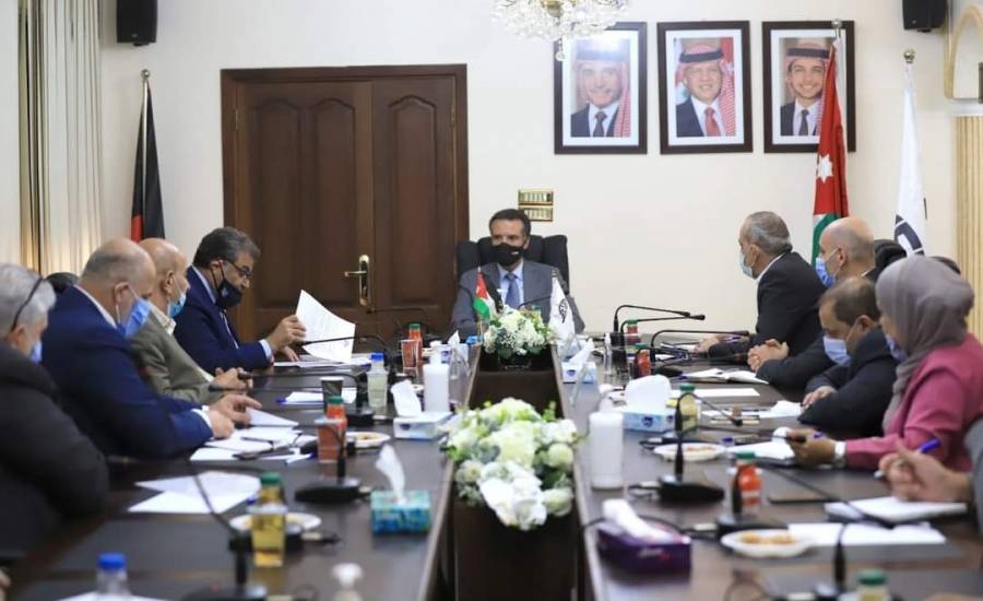 الفايز.. يبحث مع الجمعيات السياحية السبل الكفيلة لتخفيف تداعيات كورونا