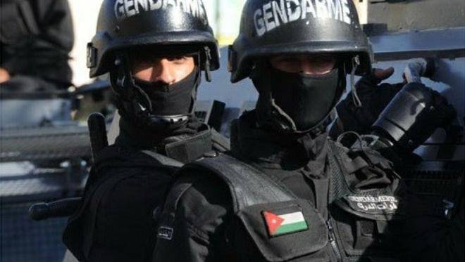 الأمن العام : القاء القبض على مطلوب مصنف بالخطير والمسلح بعد مقاومة شديدة