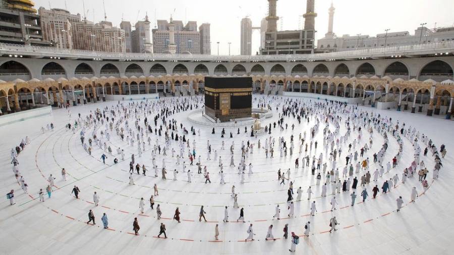 مصدر في الأوقاف: تنتظر قراراً سعودياً لتسيير رحلات العُمرة .. تفاصيل