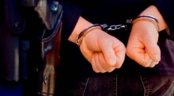 القبض على مطلوب بـ 46 قيداً جرمياً