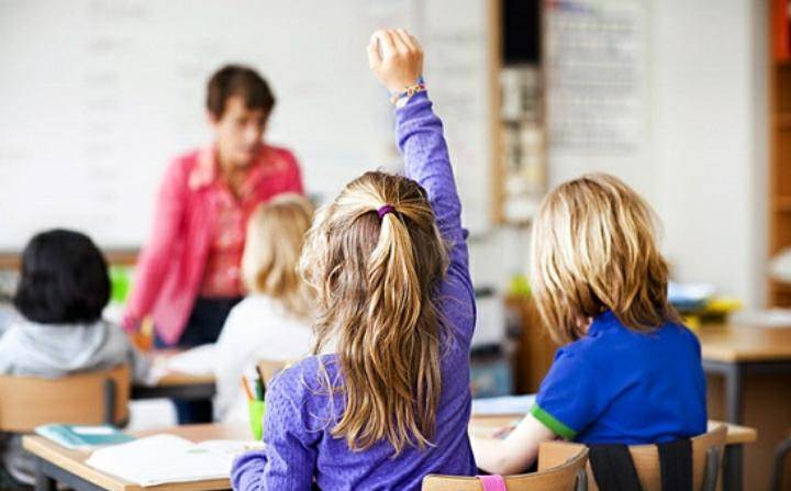 الاهالي ينتظرون اعادة الرسوم بنسبة 15 ويشكون بعض المدارس الخاصة والتربية تتابع الشكاوى