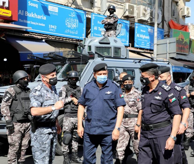 الحواتمة : التحقيقات مع فارضي الإتاوات، أكدت وجود صلات وثيقة بينهم وبين تجار ومروجي المواد المخدرة .