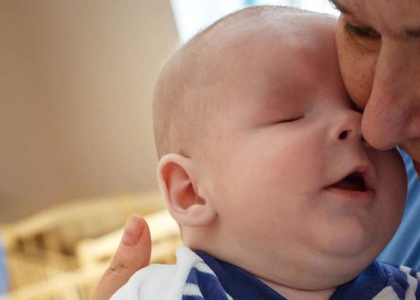 في حالة نادرة... طفل روسي يولد بلا عينين