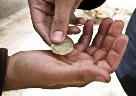 “تنمية العقبة” تضبط متسولا بحوزته 170 دينارا حصيلة يوم واحد