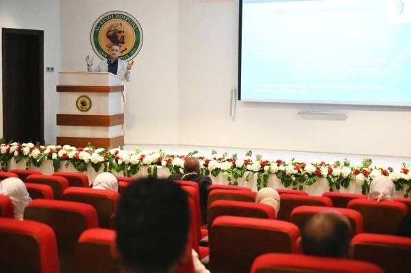 مستشفى الكندي ينظم محاضرة عن هشاشة العظام