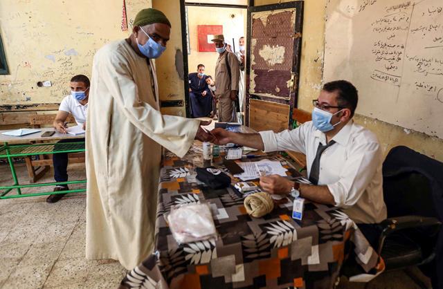 Egypt starts voting in first stage of parliament elections