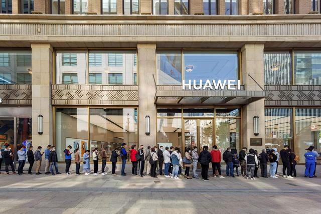 Huawei revenue growth wilts under intense pressure