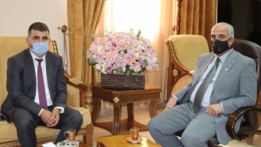 سمو الأميرة سمية بنت الحسن تهنيء رئيس جامعة الحسين بن طلال.