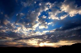 طقس خريفي مائل للحرارة الخميس