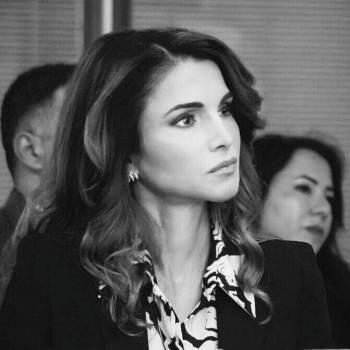 الملكة: نغار عليك يا رسول الله