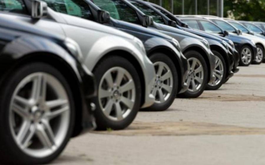 خسائر فادحة لمكاتب السيارات السياحية والعمومية والمحال التجارية