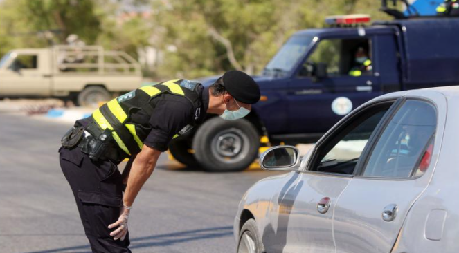 بدء سريان مخالفة غير الملتزمين بالكمامات والتباعد .. تفاصيل