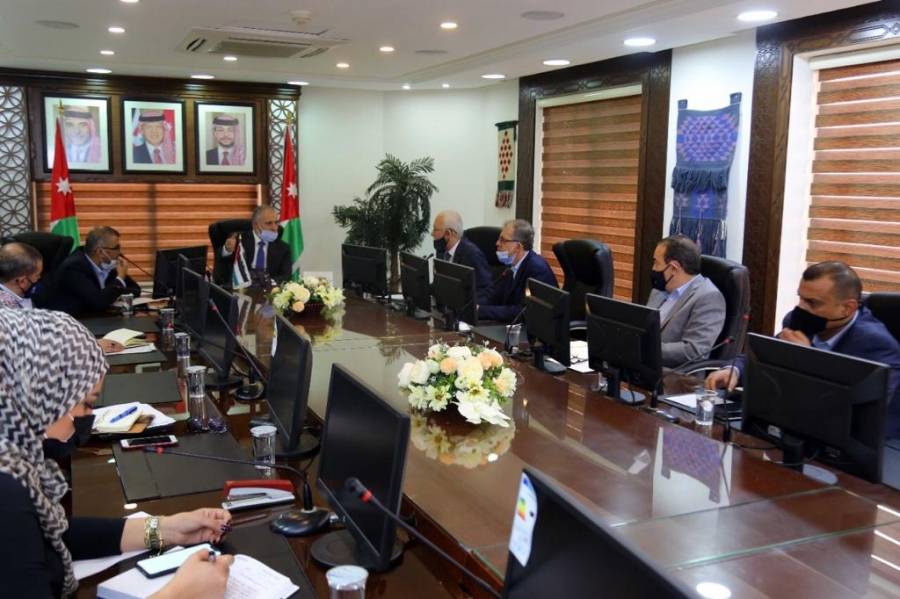 وزير العمل يبحث مع نقيب المهندسين التعاون المشترك بين النقابة والوزارة لزيادة فرص تدريب وتشغيل المهندسين والفنيين الأردنيين