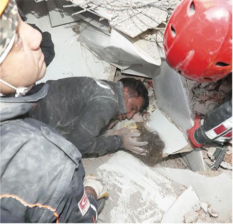 Miracle girl, 3, rescued 91 hours after Turkey quake