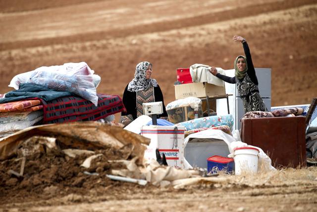 Israeli forces destroy Palestinian village in Jordan Valley