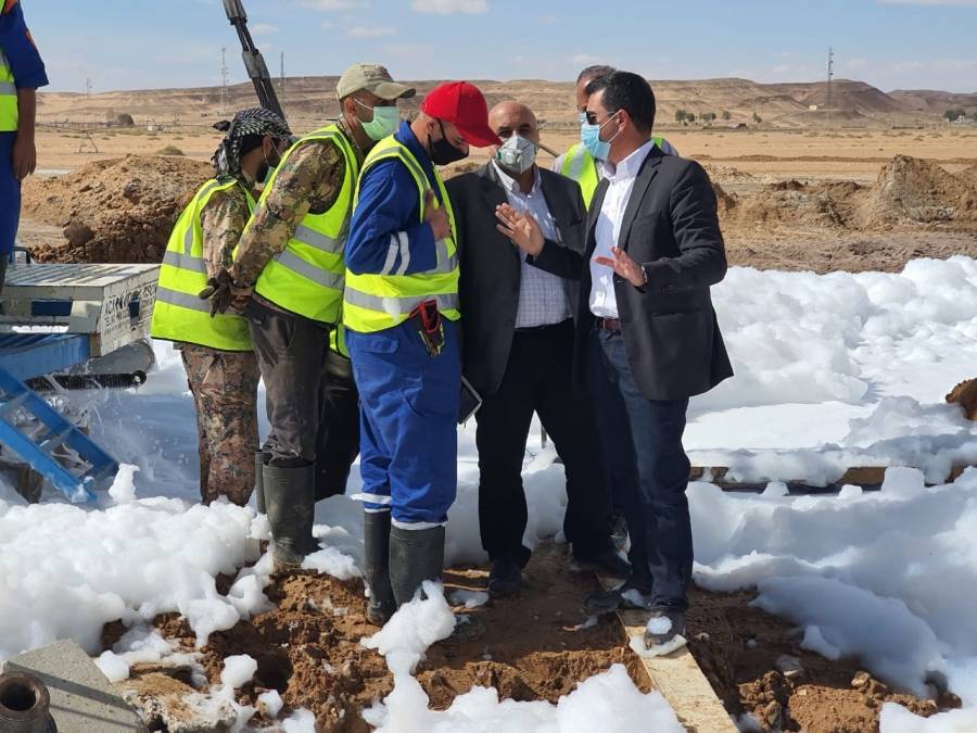 وزير المياه والري يتفقد اعمال الحفر في متطقة المدورة ضمن مشاريع المبادرات الملكية للزراعة... صور