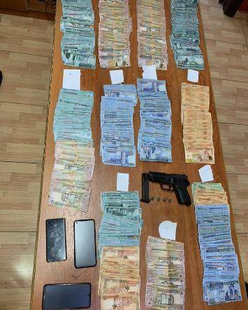 ضبط شخصين سرقا 60 ألف دينار من محاسب