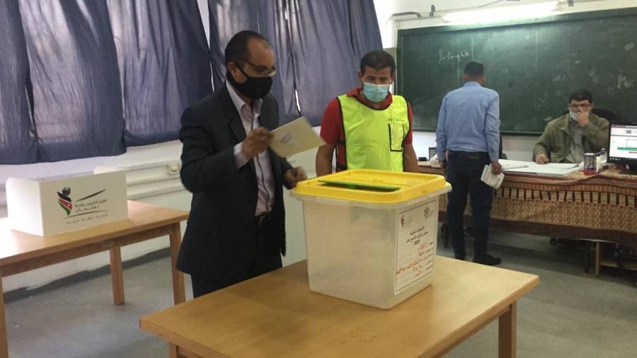 الوطني لحقوق الانسان: إصابات كورونا توقف الاقتراع بمراكز في الزرقاء وجرش والطفيلة