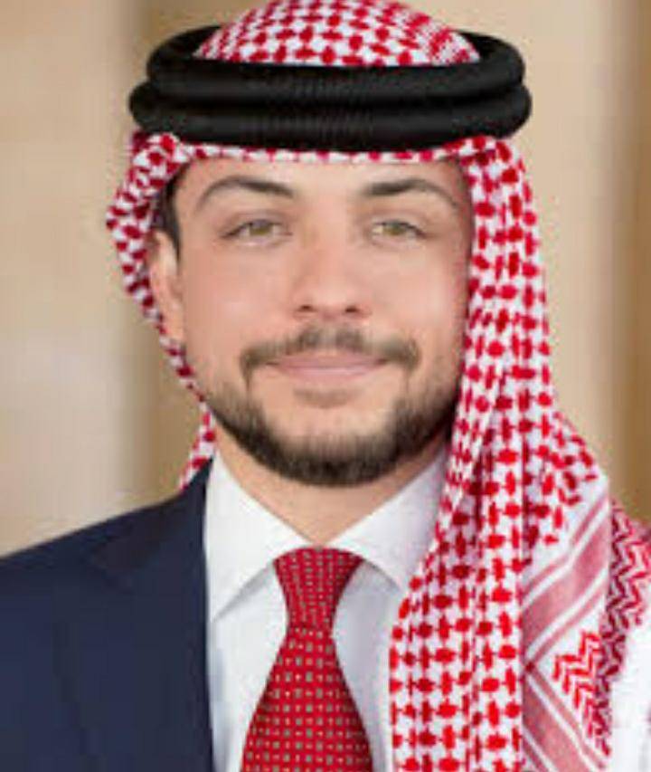 سمو الأمير يهاتف وزير المياه والري للتعزية بوفاة والدته