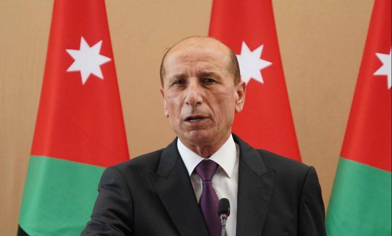 الحلالمة.. وزير وعين غادر موقعيه بأقل من شهر