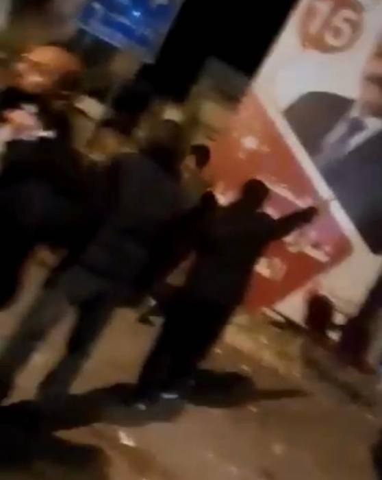 عاجل || البحث الجنائي يُلقي القبض على ثلاثة اشخاص ظهروا خلال فيديوهات وهم يقومون باطلاق عيارات نارية في محافظة البلقاء.