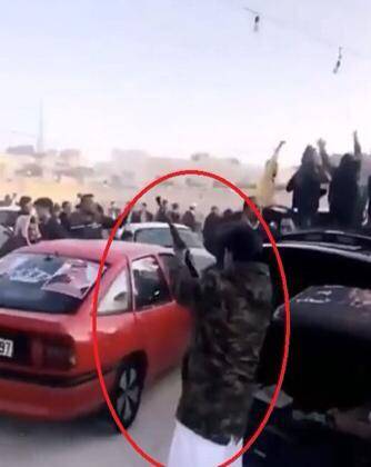 قوة امنية تضبط شخصاً ظهر في مقطع فيديو وهو يطلق عيارات نارية في البادية الشمالية.