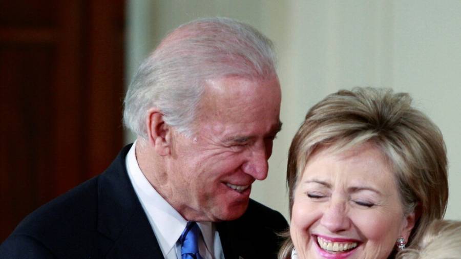 بايدن يفكر في تعيين كلينتون كسفيرة لدى الأمم المتحدة