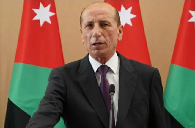 أسباب استقالة وزير الداخلية السابق  توفيق الحلالمة