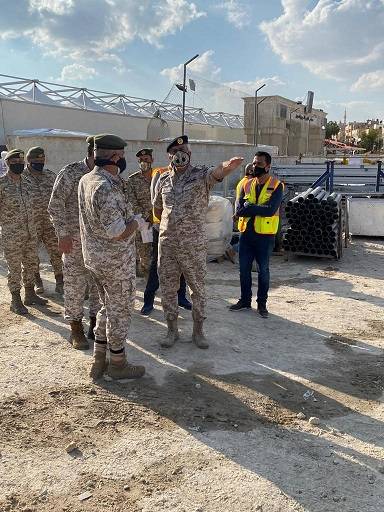 رئيس هيئة الأركان يتفقد المستشفيات الميدانية ونقاط الغلق في إربد والزرقاء