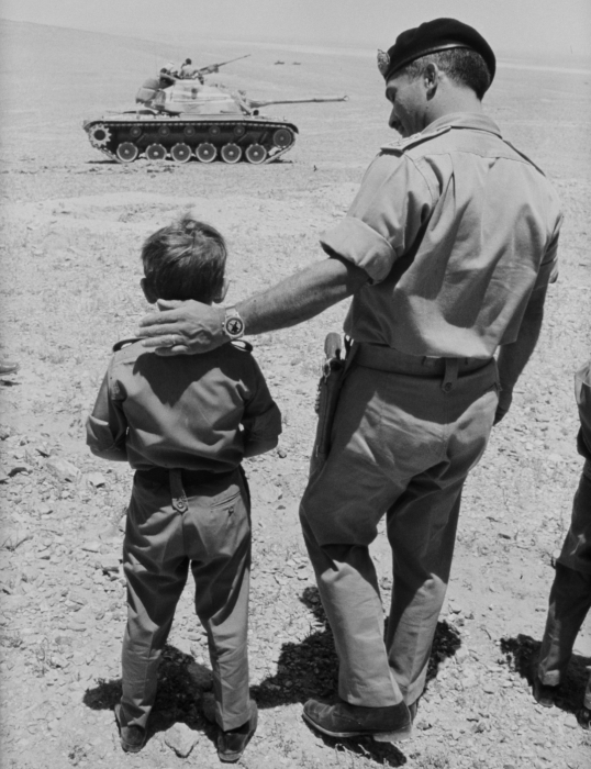 الملك في ذكرى ميلاد الحسين : نذرني لخدمة الأردن... ونستمد العزم والإرادة