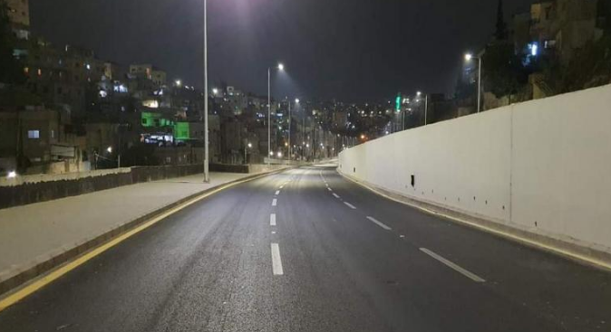 إعادة حركة المرور في شارع الاستقلال وبالاتجاهين