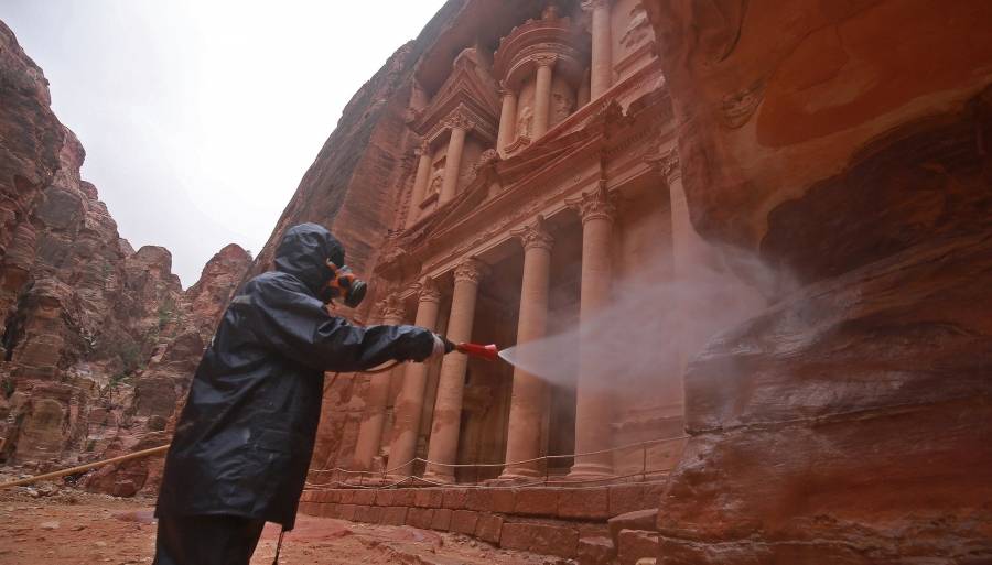 اغلاق اكثر من 60 شركة سياحة و تسريح مئات الموظفين بعد توقف دخلها بسبب جائحة كورونا