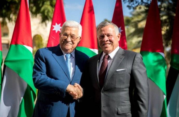 الملك يهنئ الرئيس الفلسطيني بذكرى إعلان الاستقلال