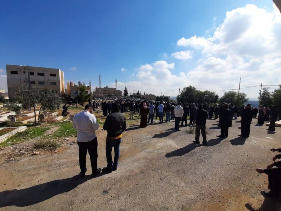 وكالة نيروز الاخبارية تنقل مراسيم دفن مدير المخابرات السابق الفريق الأول محمد باشا الرقاد أبو ثامر(البث المباشر)