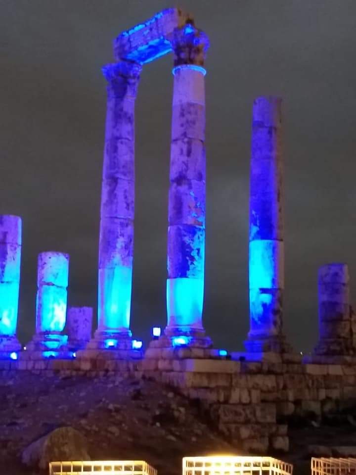 الآثار العامة تضيئ مواقع أثرية احتفاءً بيوم الطفل العالمي(صور)