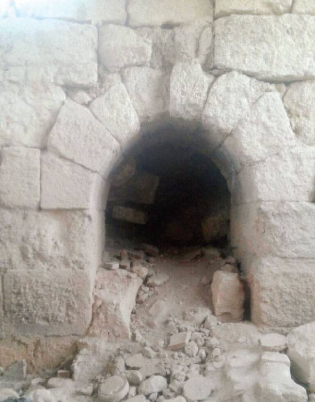 مجهولون يستغلون الحظر الشامل والدوام الصحي للبحث عن الدفائن في آثار جرش