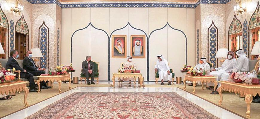 King, Bahrain monarch and Abu Dhabi crown prince hold trilateral summit in UAE