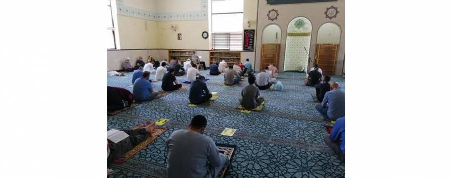 الاوقاف : رفع الحظر لأداء صلاة الجمعة من الساعة 11.15 ولغاية 12.15 ظهرا