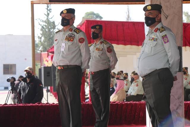 رئيس هيئة الأركان المشتركة يرعى حفل تخريج الفوج الثالث من ضباط فرسان المستقبل... صور