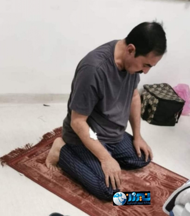 شاهد اخر صورة للمرحوم الفقيد الرقاد يقوم بتأدية  الصلاة