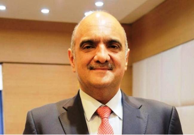 الخصاونة يوجه بوضع التدابير لخفض أسعار الأدوية