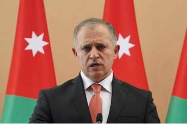 القطامين يوضح حول مراجعة أمر الدفاع رقم 6 وجدولة قروض