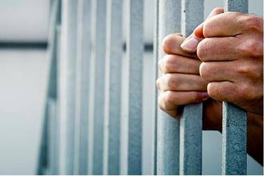 مدعي عام إربد يوقف تاجرا سبعة أيام