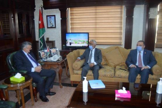 عبيدات : تطوير التعليم الطبي المستمر أولوية ضمن سياسة الوزارة