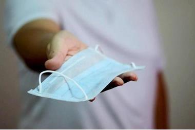 توزيع كمامات وقفازات في عجلون