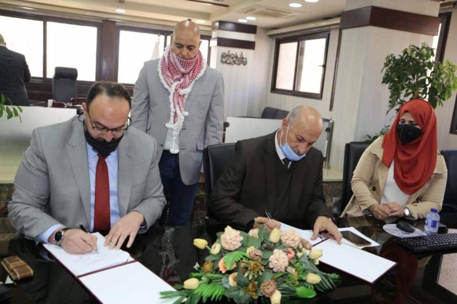 بلدية اربد توقع اتفاقية مع شركة الاستشارات التربوية