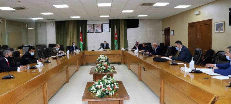 النعيمي: توفير التدفئة وكل المستلزمات الصحية داخل قاعات “تكميلية التوجيهي”