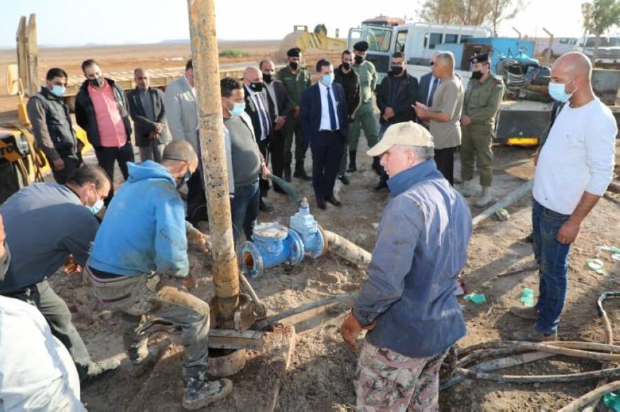 سعيدان يستجيب لشكوى مزارع ويشرف على إعادة تشغيل بئر القطافيات