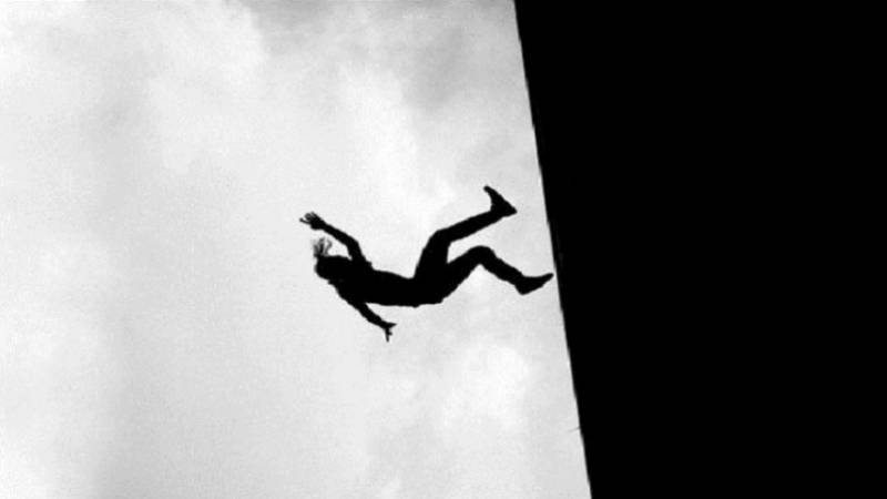 شبهة انتحار بسقوط اردنية من الطابق التاسع بالكويت