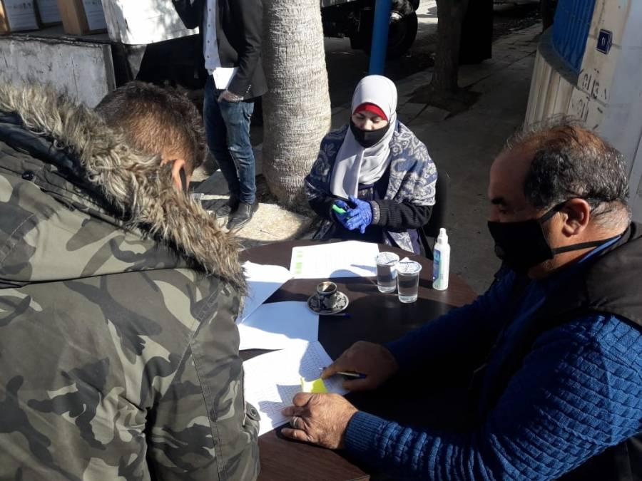 مديرية زراعة محافظة المفرق توزع الطرود على الأسرة العفيفة.